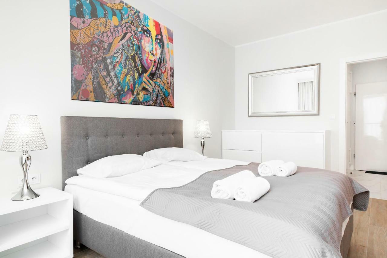 Apartments Warsaw Dzielna By Noclegi Renters Kültér fotó