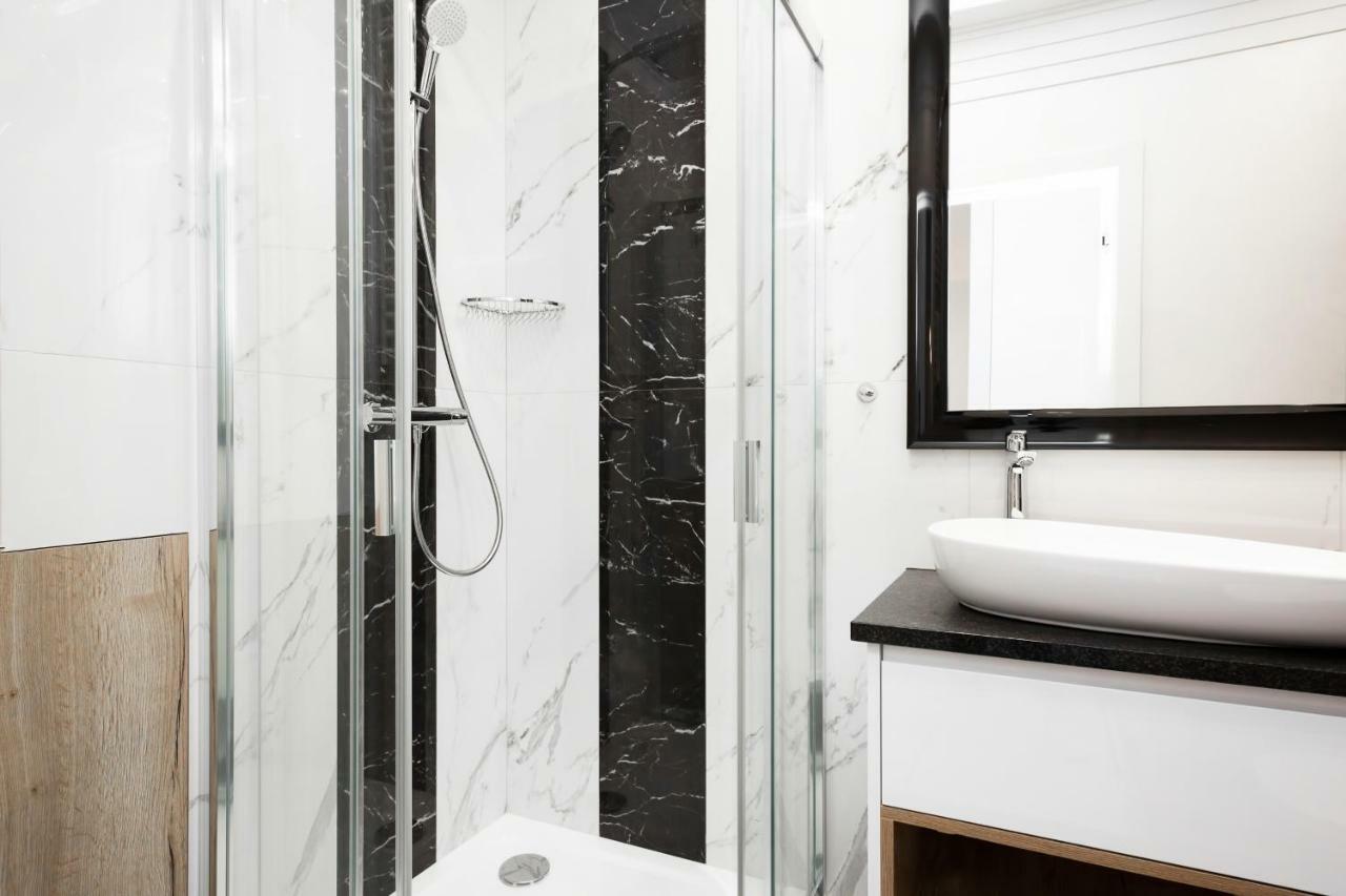 Apartments Warsaw Dzielna By Noclegi Renters Kültér fotó